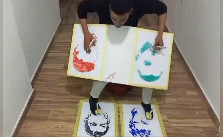 شاب ليبي يرسم باستعمال يديه وقدميه