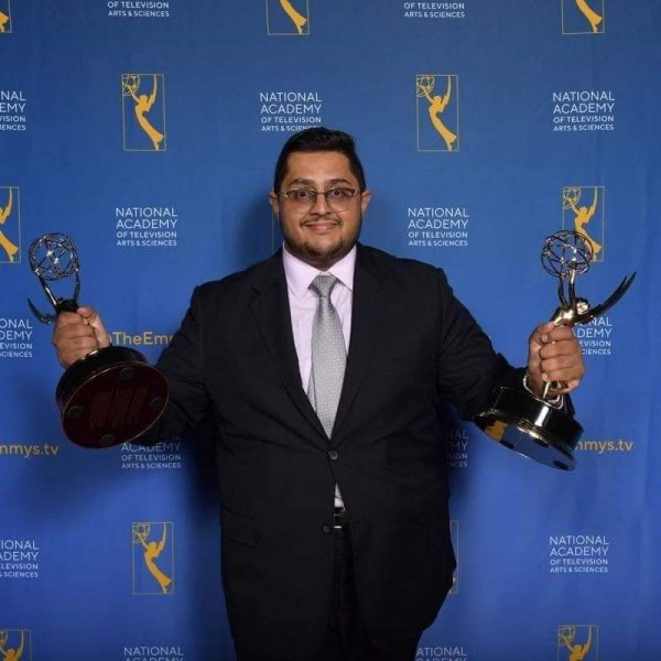 اختيار المنتج الصحفي اليمني أحمد بيدر عضواً بلجنة تحكيم حفل توزيع جوائز "إيمي"